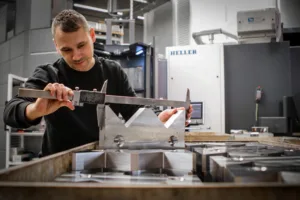 Cutmetall-Metalljobs-Eisfeld-gute-Bezahlung